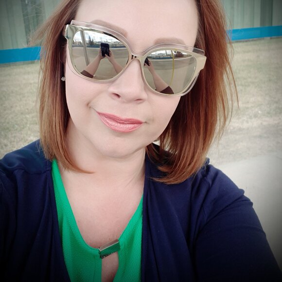 ๐ Tory Burch TY9046 Cat Eye Sunglasses | Gold Flash Mirror | Petite Fit ๐ - Picture 3 of 15